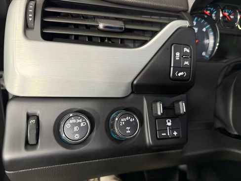 Used 2019 GMC Yukon SLT w/ Open Road Package AWD/4WD image 28