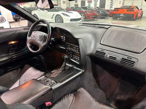 Used 1996 Chevrolet Corvette Coupe RWD image 7