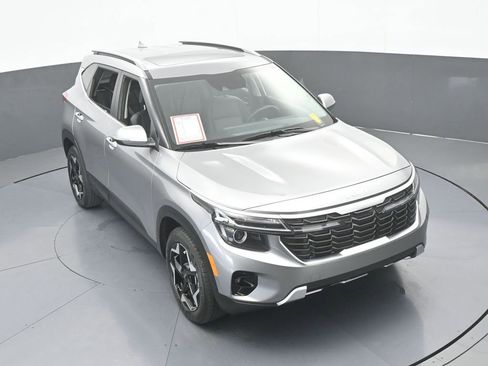 Used 2025 Kia Seltos EX w/ EX Sunroof Package image 51