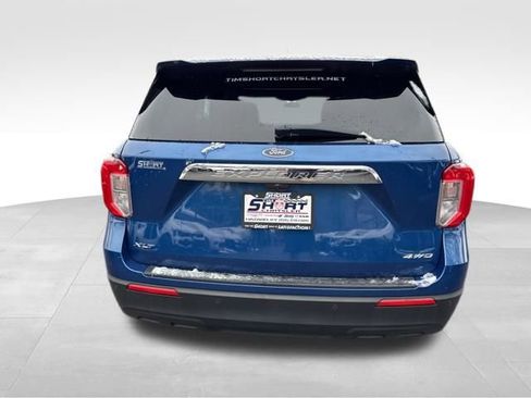 Used 2022 Ford Explorer XLT image 4