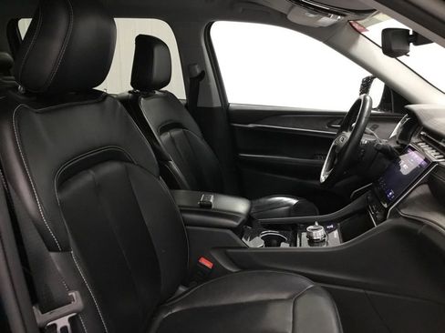 Used 2021 Jeep Grand Cherokee L Limited AWD/4WD image 41