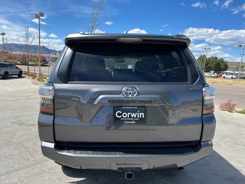 Used 2017 Toyota 4Runner SR5 image 7