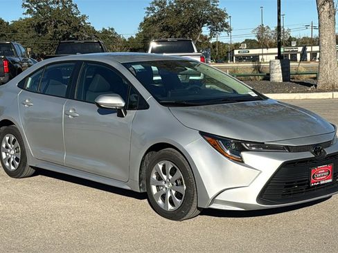 Certified 2025 Toyota Corolla LE image 9