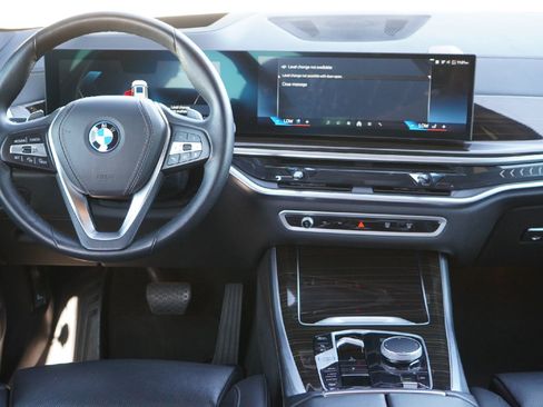 Used 2025 BMW X5 xDrive50e image 23