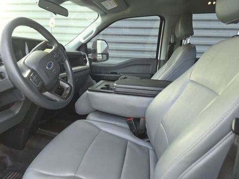 Used 2023 Ford F250 XL w/ XL Chrome Package image 8