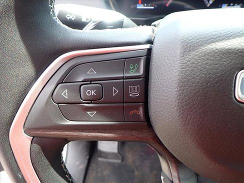 New 2025 Jeep Grand Cherokee L Limited w/ Black Appearance Package image 16