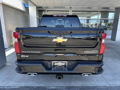 Used 2024 Chevrolet Silverado 1500 High Country w/ High Country Premium Package AWD/4WD image 36