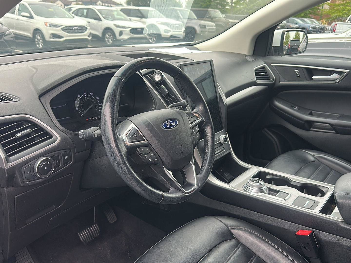 Used 2023 Ford Edge SEL AWD/4WD image 2