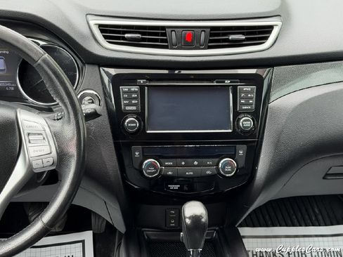 Used 2015 Nissan Rogue SL AWD/4WD image 18