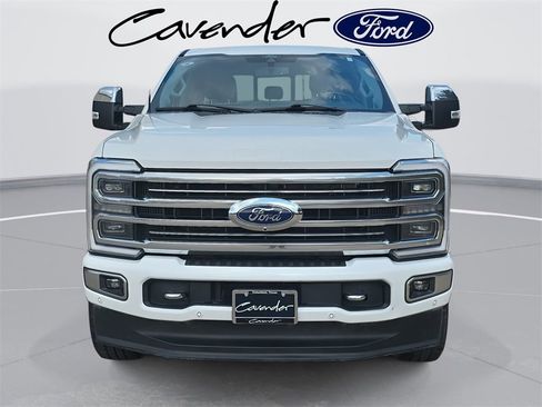 Used 2024 Ford F250 Limited image 2