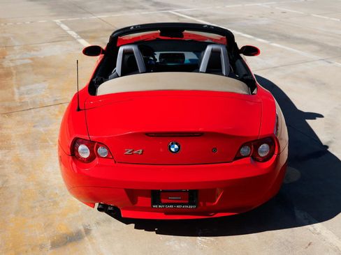 Used 2005 BMW Z4 2.5i image 9