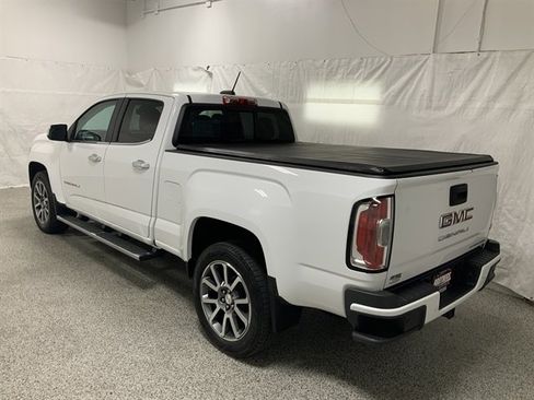 Used 2021 GMC Canyon Denali image 2