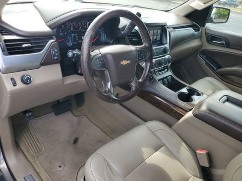 Used 2019 Chevrolet Suburban LT RWD image 19