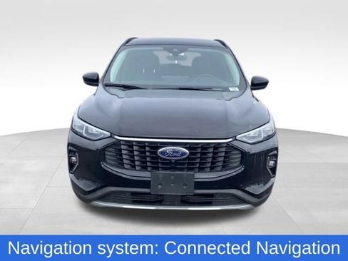 Used 2023 Ford Escape Platinum AWD/4WD image 2