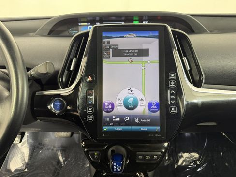 Used 2018 Toyota Prius Prime Premium image 19