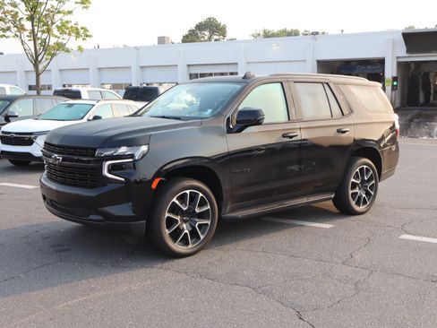Used 2024 Chevrolet Tahoe RST w/ Luxury Package AWD/4WD image 16