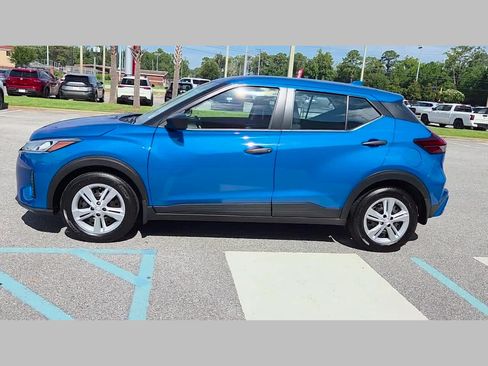 Used 2025 Nissan Kicks Play S FWD image 24