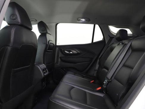 Used 2024 GMC Terrain SLT image 19