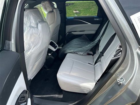 New 2025 Cadillac Lyriq Luxury image 9