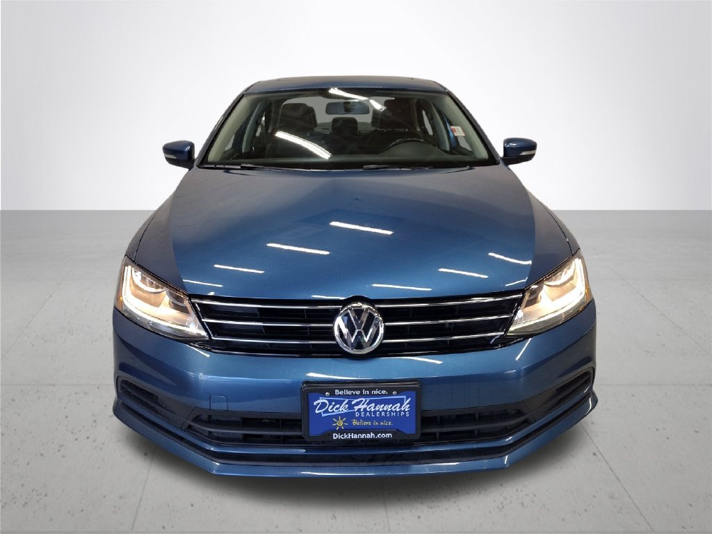 Used 2017 Volkswagen Jetta SE FWD image 3