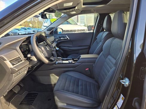 New 2026 Mitsubishi Outlander SE image 8