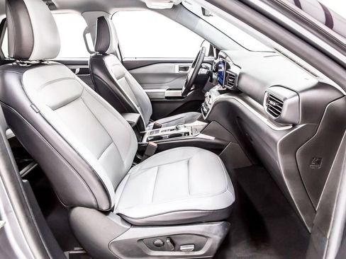 Used 2021 Ford Explorer XLT w/ Equipment Group 202A image 30