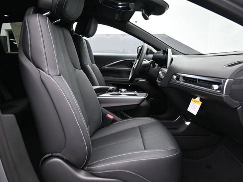 New 2025 Cadillac Lyriq Luxury image 13