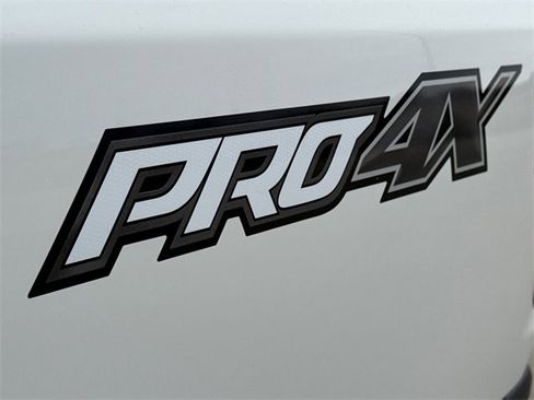 Used 2023 Nissan Titan PRO-4X w/ Pro-4x Convenience Package image 6