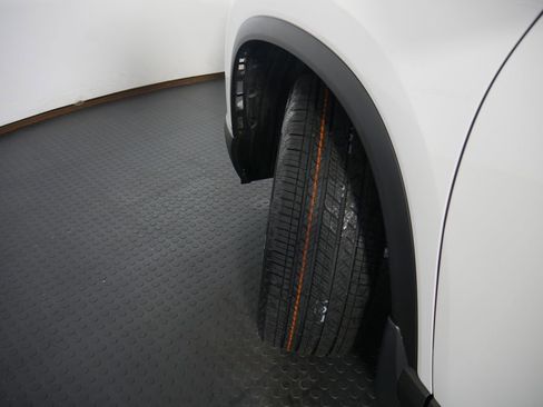 Certified 2023 Honda Pilot Touring image 17