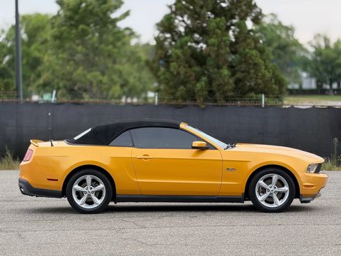 Used 2012 Ford Mustang GT Premium w/ Electronics Pkg RWD image 7