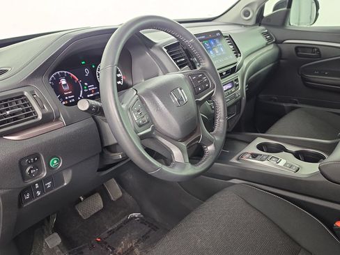 Used 2025 Honda Ridgeline Sport image 14