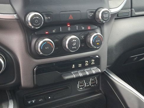 Used 2019 RAM 1500 Big Horn AWD/4WD image 15