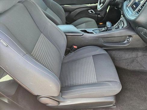 Used 2018 Dodge Challenger SXT image 18