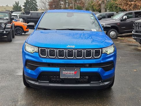 Certified 2025 Jeep Compass Sport image 2