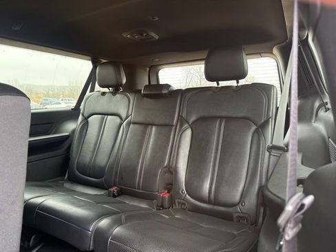 Used 2023 Jeep Wagoneer L Series II image 40