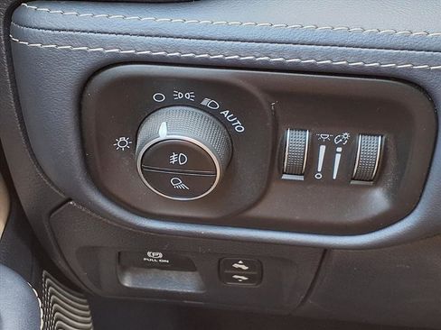 Used 2020 RAM 1500 Limited image 16