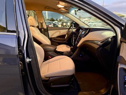 Used 2018 Hyundai Santa Fe Sport image 18