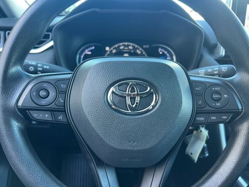 Used 2023 Toyota RAV4 LE image 22