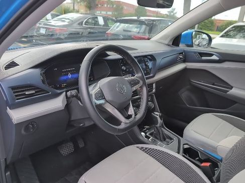 Used 2024 Volkswagen Taos SE FWD image 8