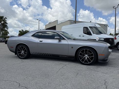 Used 2016 Dodge Challenger R/T Scat Pack RWD image 2