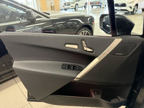 Used 2022 BMW iX xDrive50 w/ Premium Package AWD/4WD image 9