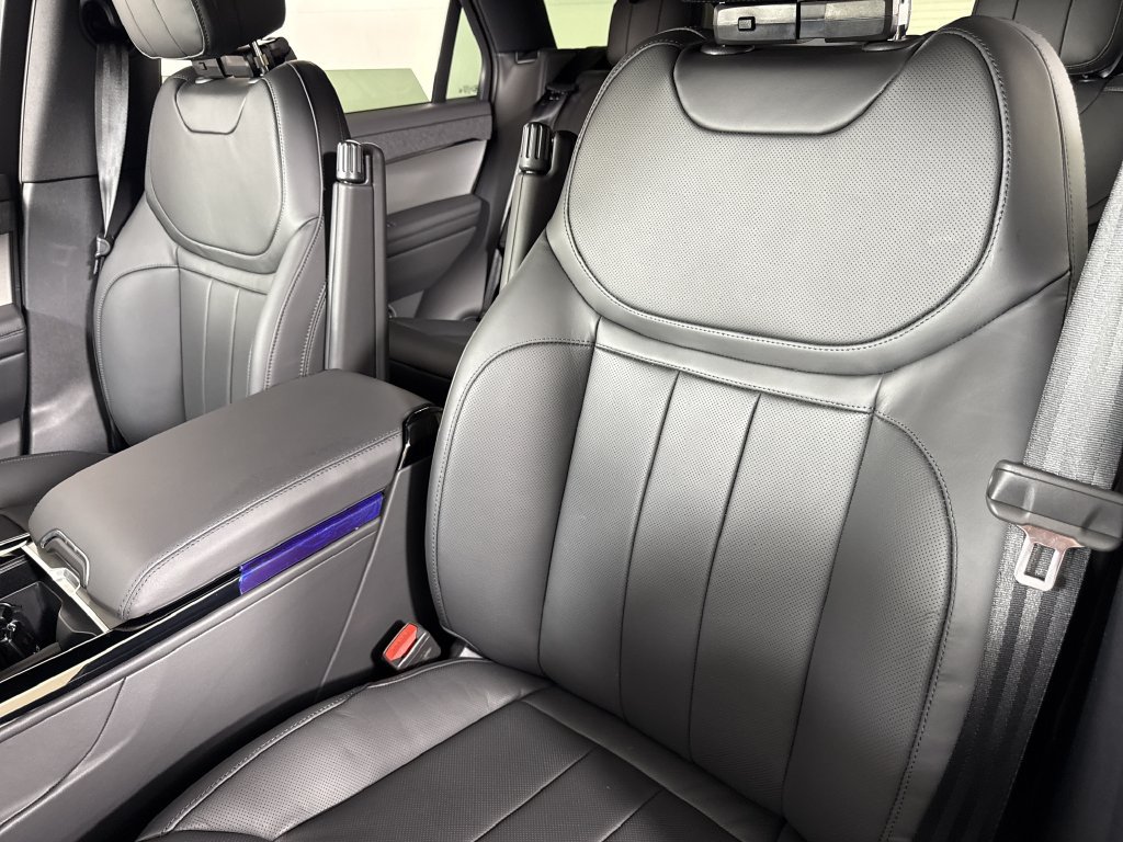 New 2027 Land Rover Range Rover Sport SE AWD/4WD image 19