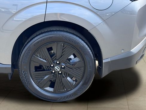 Used 2025 Nissan Murano SV FWD image 39