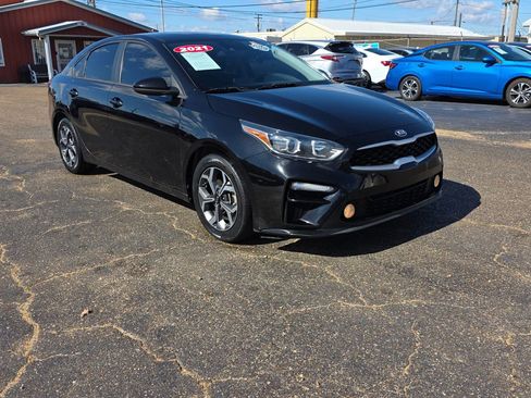 Used 2021 Kia Forte LXS image 3