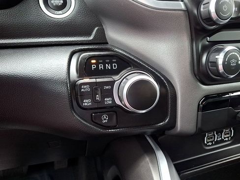 Used 2022 RAM 1500 Big Horn AWD/4WD image 14