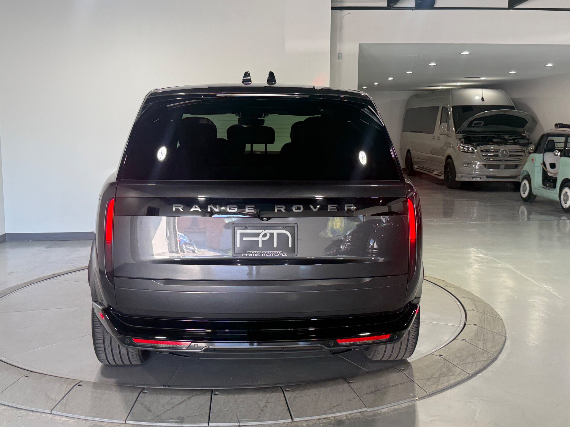 Used 2024 Land Rover Range Rover SE AWD/4WD image 17