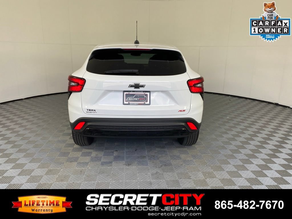 Used 2026 Chevrolet Trax RS FWD image 6