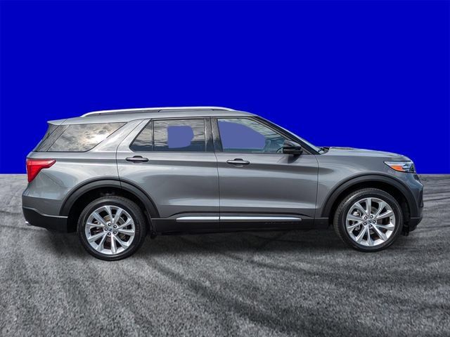 Used 2023 Ford Explorer Platinum w/ Technology Package AWD/4WD image 3
