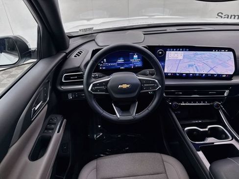 Used 2025 Chevrolet Traverse LT w/ LPO, Floor Liner Package FWD image 23