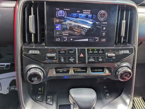 Used 2024 Lexus LX 600 F Sport AWD/4WD image 34